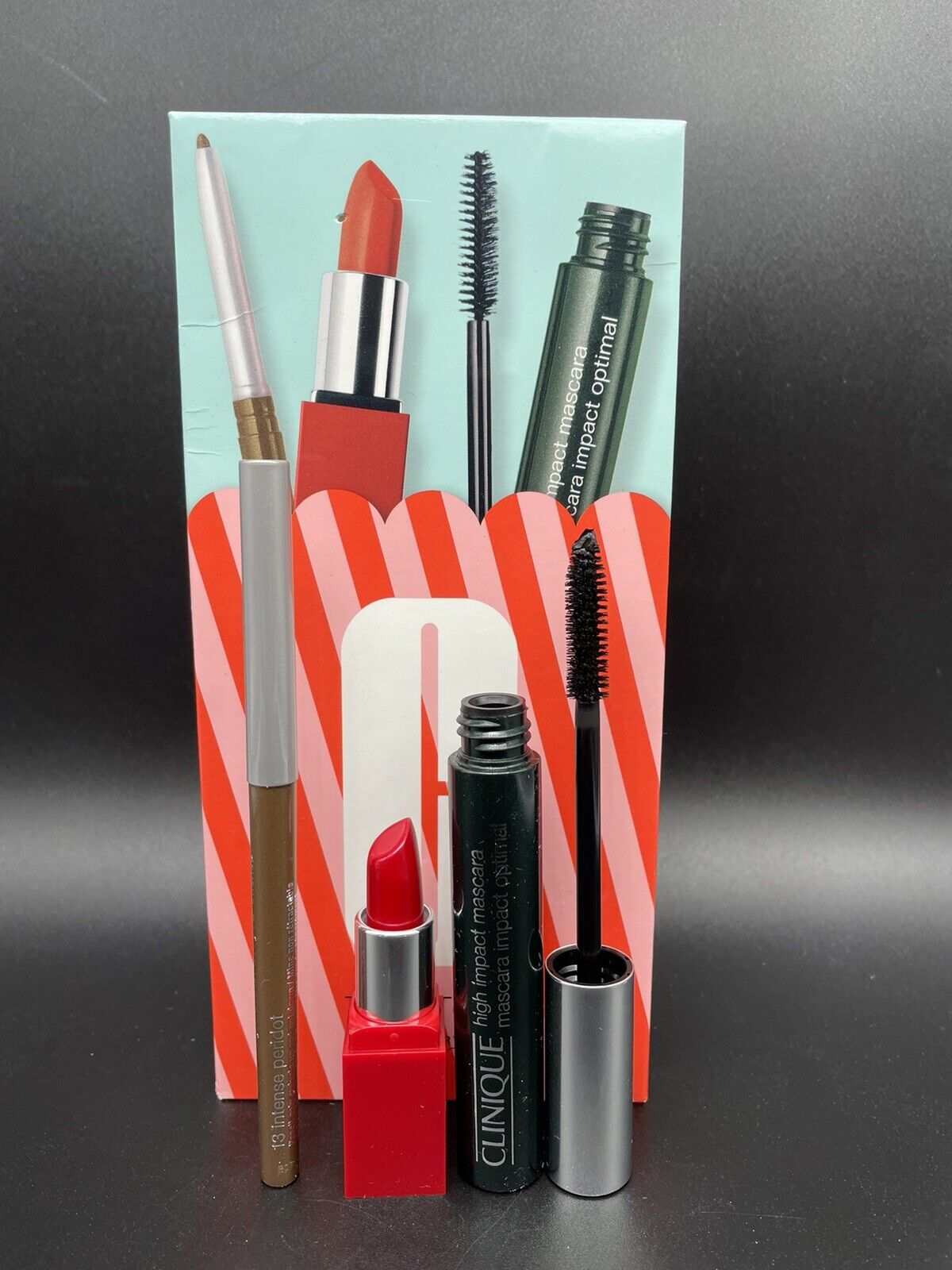 Clinique Treats To Go Gift Set - SP BOUTIQUE