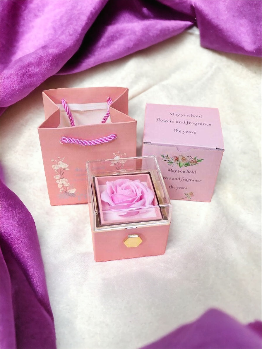 ROTATING ETERNAL ROSE GIFT BOX SP BOUTIQUE