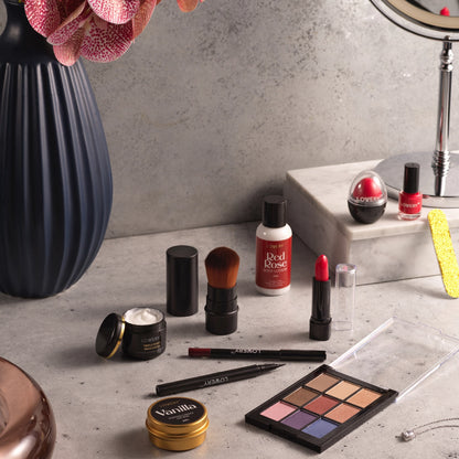 Nail Polish from the Advent Calendar Beauty Treasures 12 Day Makeup, enhancing your festive beauty with 12 days of beauty indulgence.